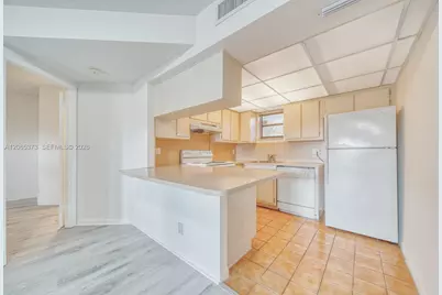 8290 Lake Dr #236, Doral, FL 33166 - Photo 5