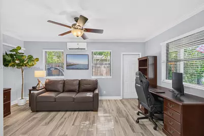 300 NW 28th St, Wilton Manors, FL 33311 - Photo 35