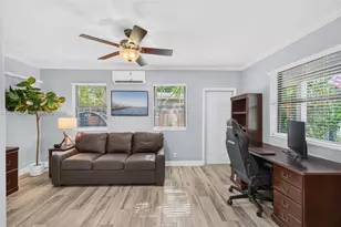 300 NW 28th St, Wilton Manors, FL 33311 - Photo 35