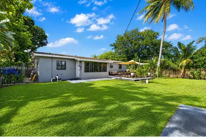 300 NW 28th St, Wilton Manors, FL 33311 - Photo 5