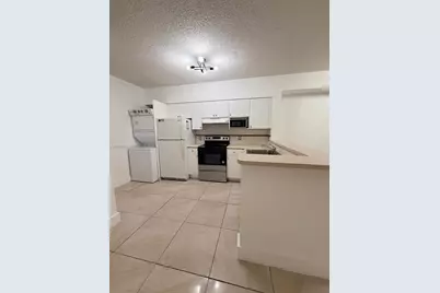 5091 NW 7th St #1009, Miami, FL 33126 - Photo 3
