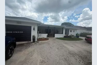 19631 NW 57th Pl, Hialeah, FL 33015 - Photo 23