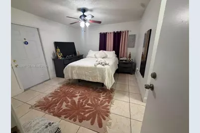 19631 NW 57th Pl, Hialeah, FL 33015 - Photo 19