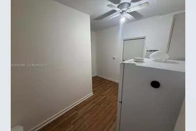 19631 NW 57th Pl, Hialeah, FL 33015 - Photo 17