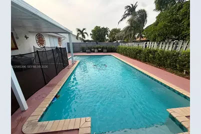 19631 NW 57th Pl, Hialeah, FL 33015 - Photo 43