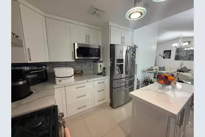 19631 NW 57th Pl, Hialeah, FL 33015 - Photo 27