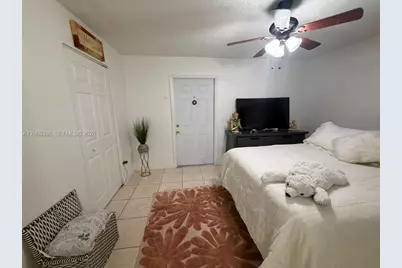 19631 NW 57th Pl, Hialeah, FL 33015 - Photo 35