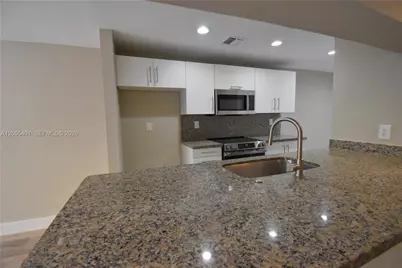 853 NW 80th Ter #2, Plantation, FL 33324 - Photo 9