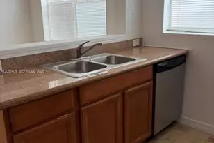 953 SW 10th St, Miami, FL 33130 - Photo 5