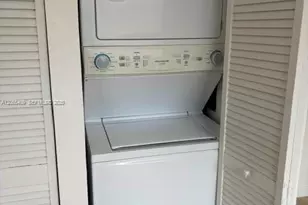 953 SW 10th St, Miami, FL 33130 - Photo 7