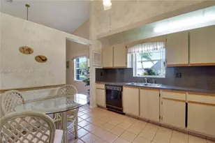 5275 Tiffany Anne Cir, West Palm Beach, FL 33417 - Photo 21