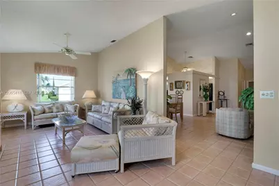 5275 Tiffany Anne Cir, West Palm Beach, FL 33417 - Photo 25