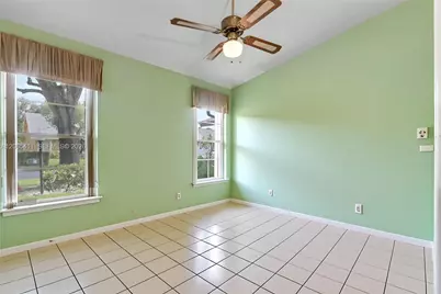 5275 Tiffany Anne Cir, West Palm Beach, FL 33417 - Photo 13