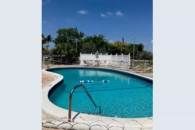 22 SE 3rd Ter #2, Dania Beach, FL 33004 - Photo 15
