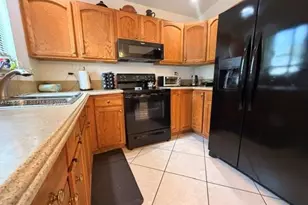 9631 W Elm Ln, Miramar, FL 33025 - Photo 5