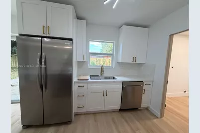 110 NE 17th Ct, Pompano Beach, FL 33060 - Photo 9