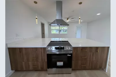 110 NE 17th Ct, Pompano Beach, FL 33060 - Photo 11