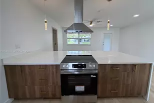 110 NE 17th Ct, Pompano Beach, FL 33060 - Photo 11