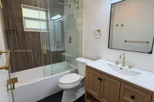 110 NE 17th Ct, Pompano Beach, FL 33060 - Photo 17