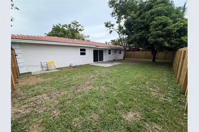 110 NE 17th Ct, Pompano Beach, FL 33060 - Photo 25