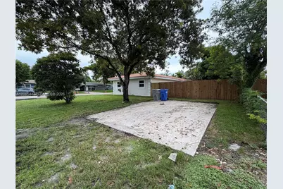 110 NE 17th Ct, Pompano Beach, FL 33060 - Photo 3