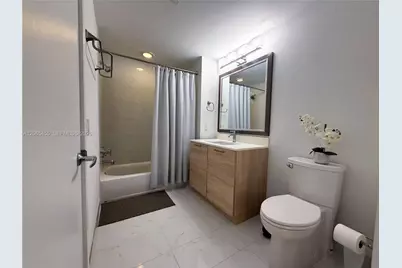 16385 Biscayne Blvd #, North Miami Beach, FL 33160 - Photo 11