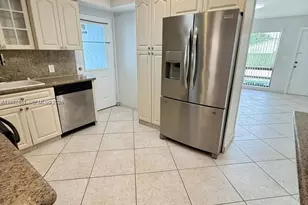 2240 N 57th Way, Hollywood, FL 33021 - Photo 5