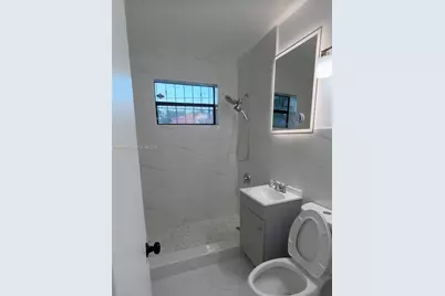 41 NE 195th St, Miami, FL 33179 - Photo 5