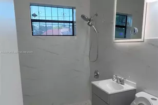 41 NE 195th St, Miami, FL 33179 - Photo 5