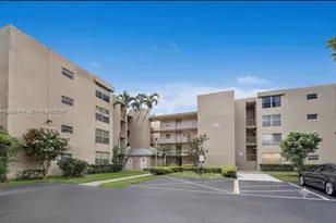9471 Evergreen Pl, Davie, FL 33324 - Photo 1