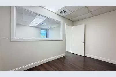 2500 Hollywood Blvd #302, Hollywood, FL 33020 - Photo 3