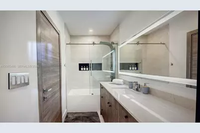 2335 NE 194th St, Miami, FL 33180 - Photo 13