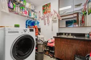 11111 Biscayne Blvd, Miami, FL 33181 - Photo 25