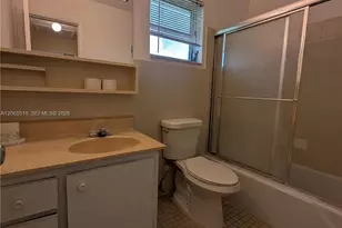 900 Tallwood Ave, Hollywood, FL 33021 - Photo 11
