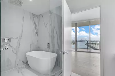 1400 Biscayne Blvd #2905, Miami, FL 33132 - Photo 9
