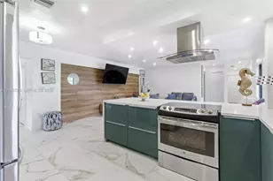 11420 NE 4th Ave, Miami, FL 33161 - Photo 11