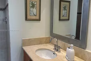 8305 Sunrise Lakes Blvd, Sunrise, FL 33322 - Photo 11