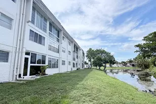 8305 Sunrise Lakes Blvd, Sunrise, FL 33322 - Photo 17