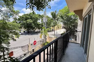 909 SW 15th Ave, Miami, FL 33135 - Photo 13