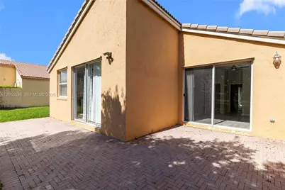 363 NW 158th Ave, Pembroke Pines, FL 33028 - Photo 29