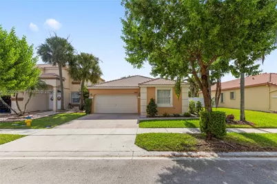 363 NW 158th Ave, Pembroke Pines, FL 33028 - Photo 1