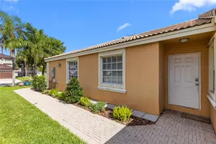 363 NW 158th Ave, Pembroke Pines, FL 33028 - Photo 3