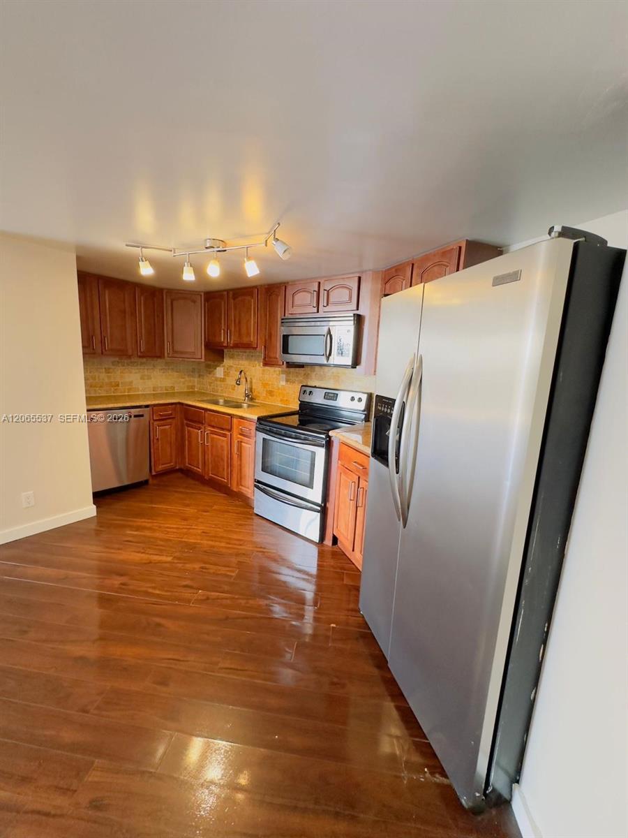 800 Parkview Dr #611 - 800 Parkview Dr #611, Hallandale Beach, FL 33009 Luxury Property | Jose Angel Pina