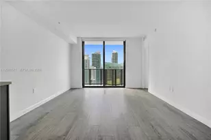 55 SW 9th St, Miami, FL 33130 - Photo 11