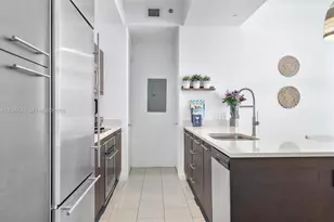 55 SE 6th St, Miami, FL 33131 - Photo 15