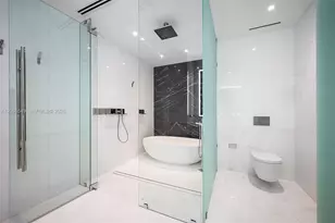300 Biscayne Blvd Way, Miami, FL 33131 - Photo 13