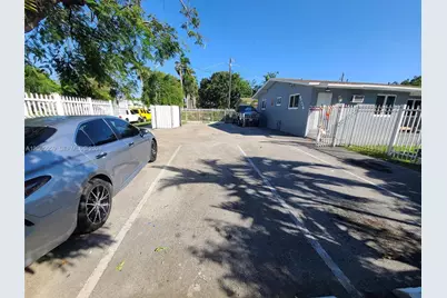 1864 NW 28th St, Miami, FL 33142 - Photo 9