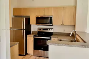 8010 N Nob Hill Rd, Tamarac, FL 33321 - Photo 5