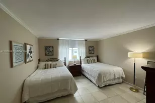 5001 Collins Ave, Miami Beach, FL 33140 - Photo 7