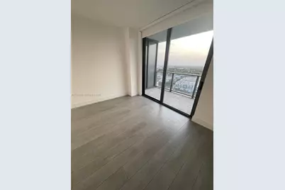 121 NE 34th St #1810, Miami, FL 33137 - Photo 5